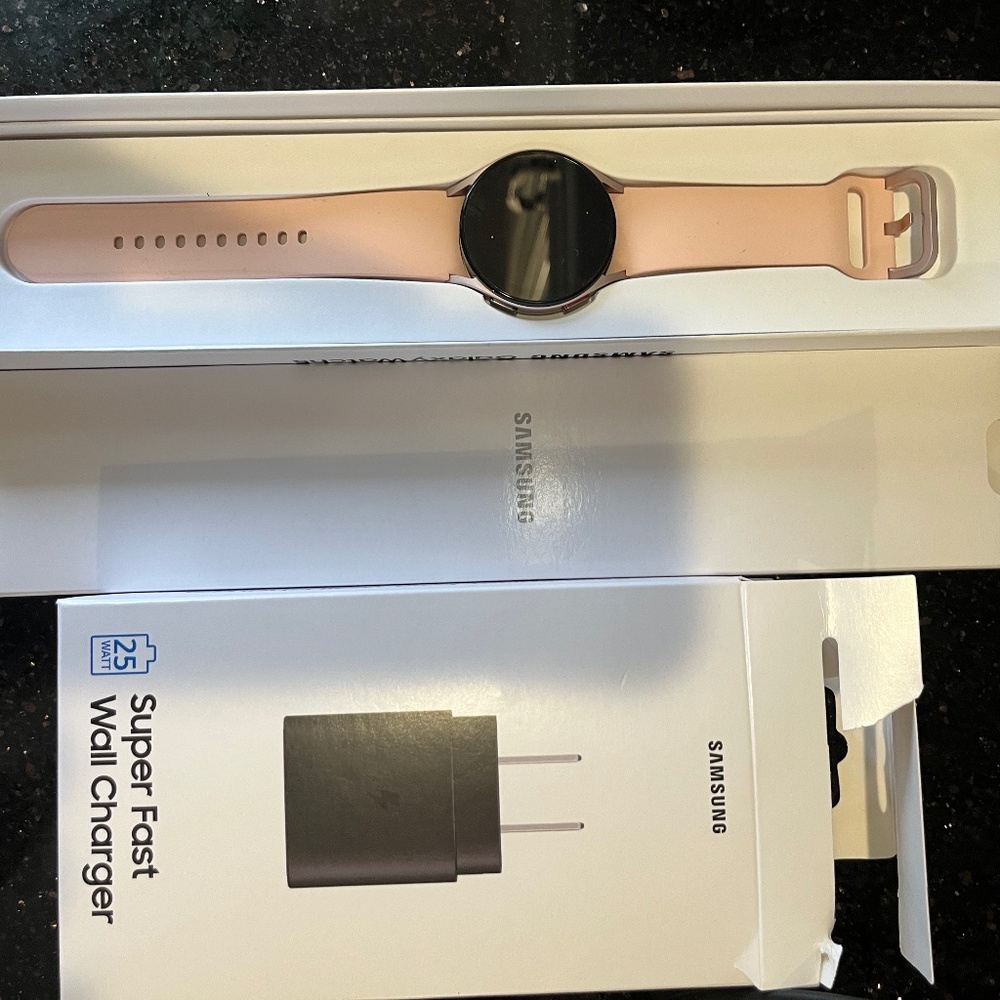 Samsung Galaxy Watch5 and Super Fast Charger